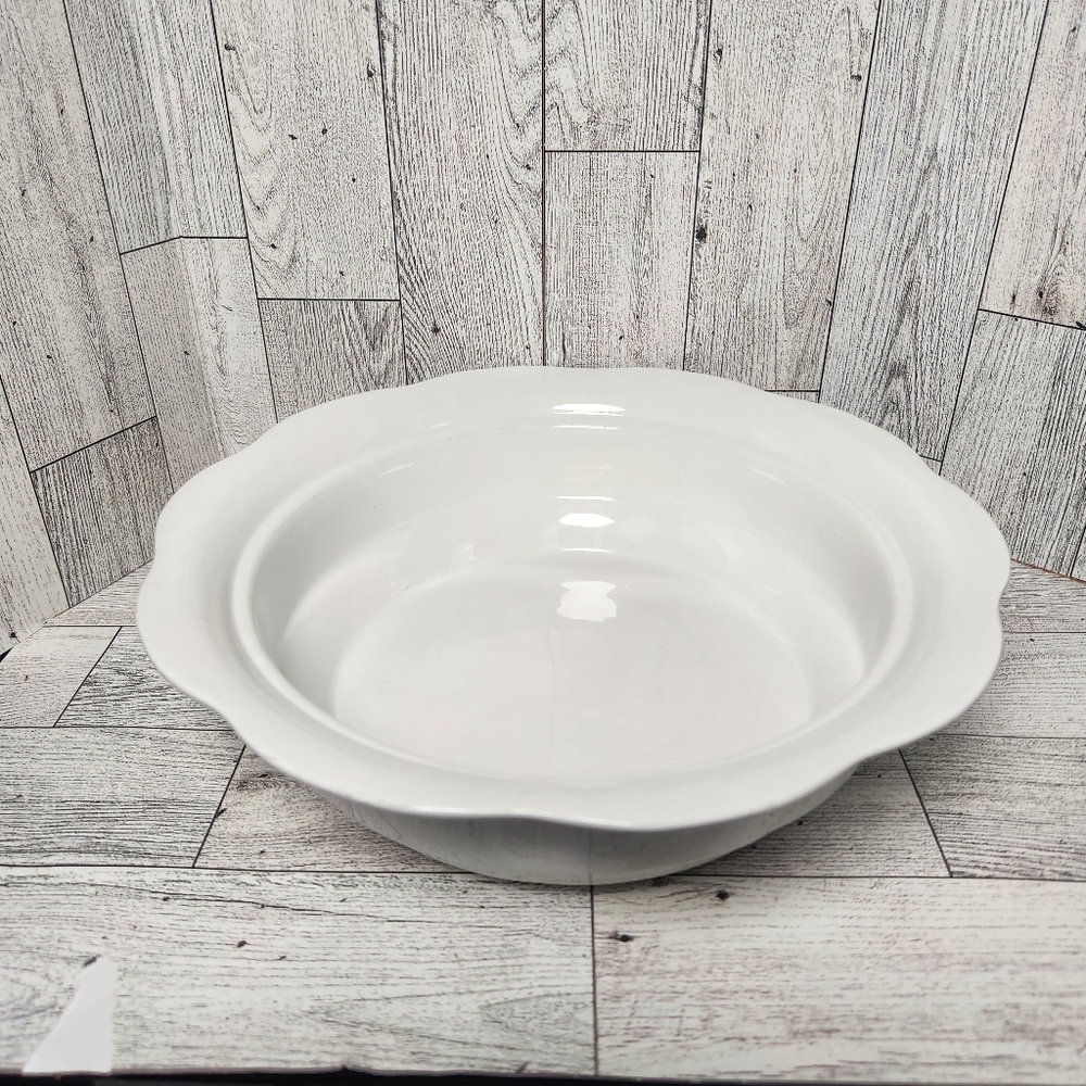 White Ceramic Scalloped Edge Baking Dish - Classic Bakeware